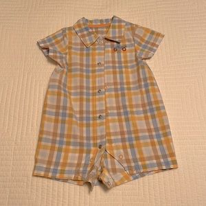 Collared short romper with car embroidery